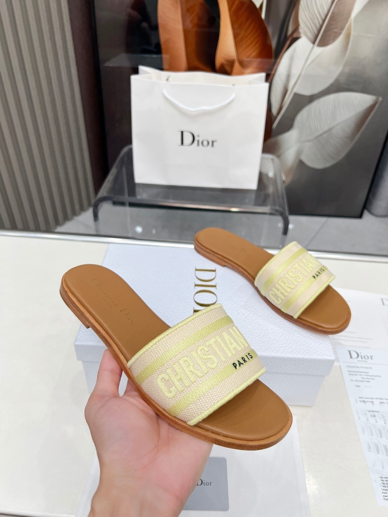 ch**an D*or slippers